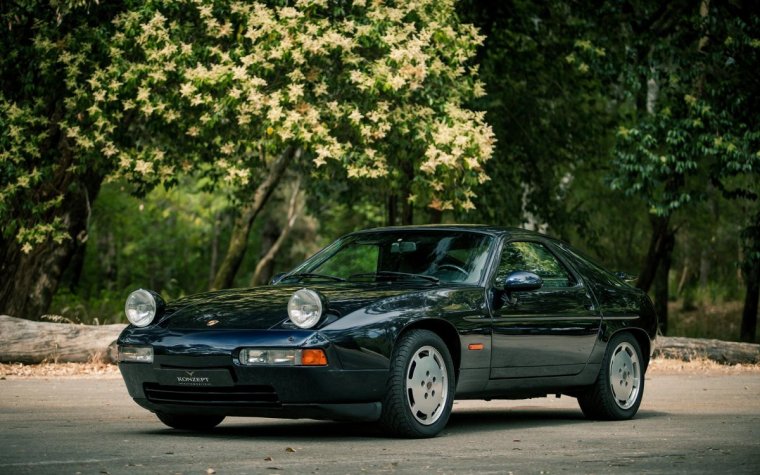 Порше 911 с выдвижными фарами