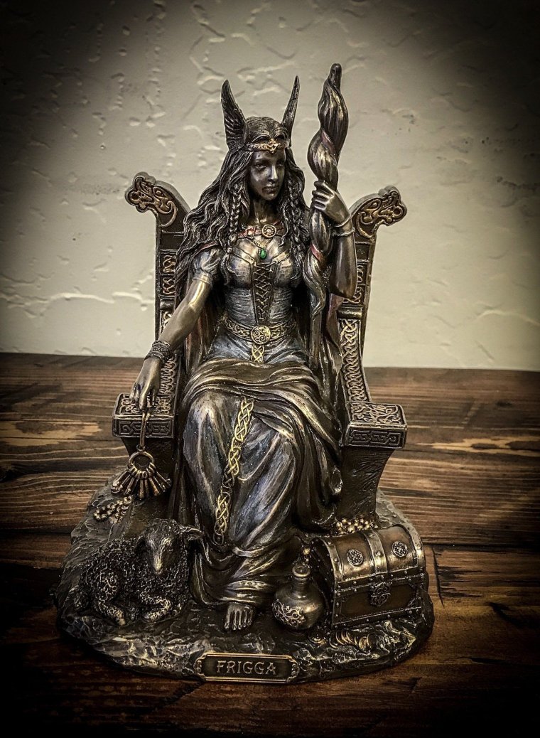 Служанки Фригг