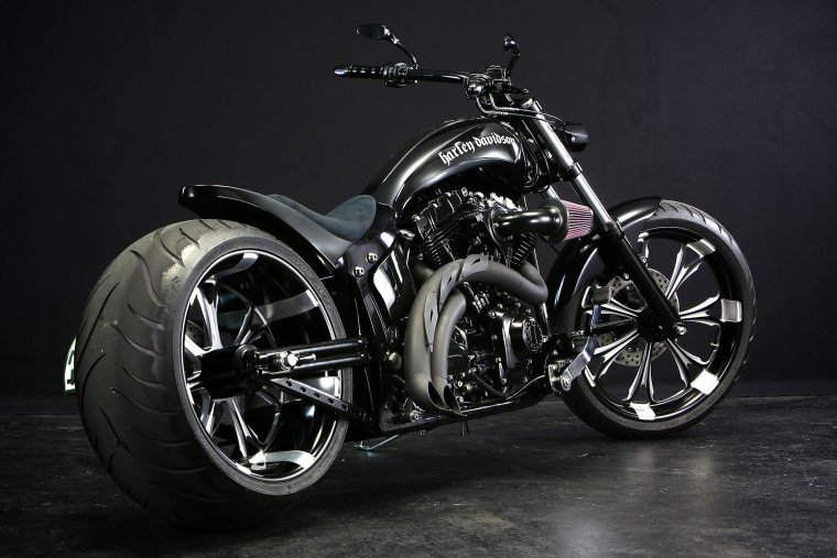 Мотоцикл Harley Davidson Breakout