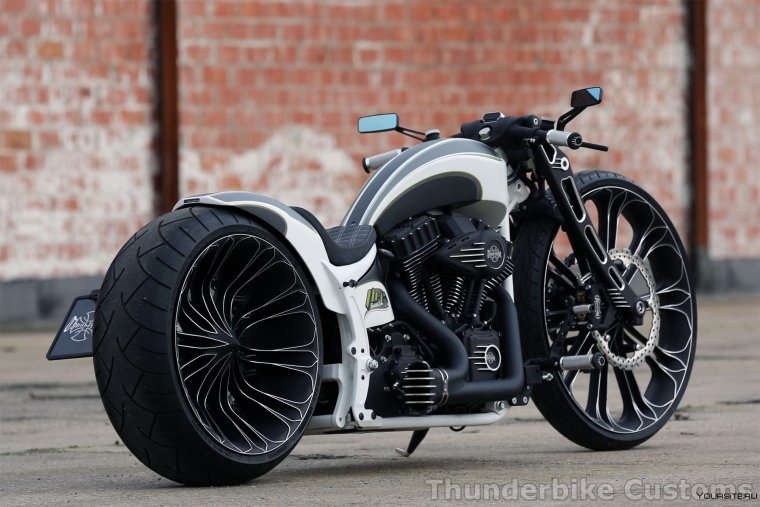 Мотоцикл кастом чоппер