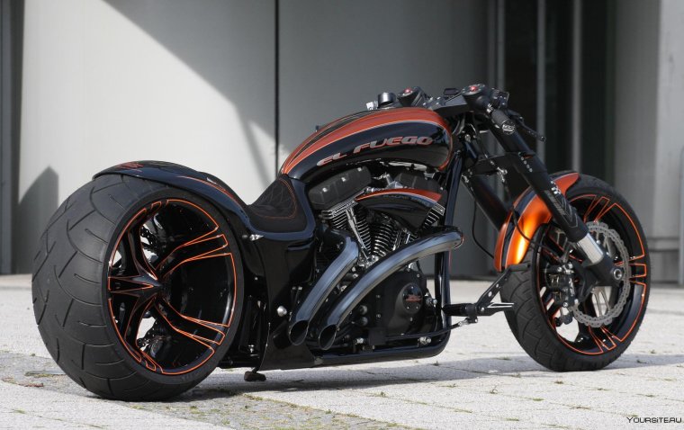 Мотоцикл с широкими колесами