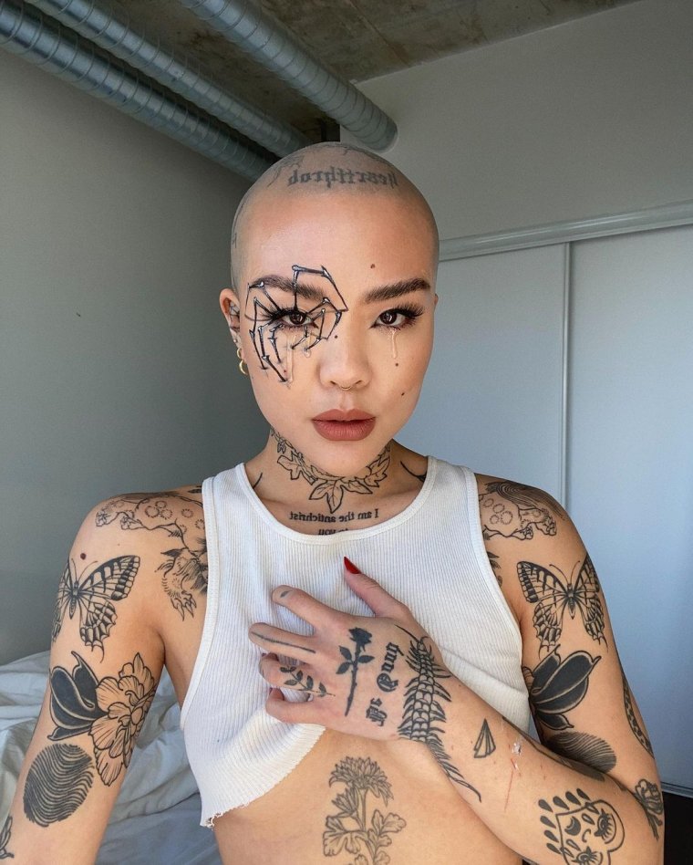 Китаянку Мэй Пэнг