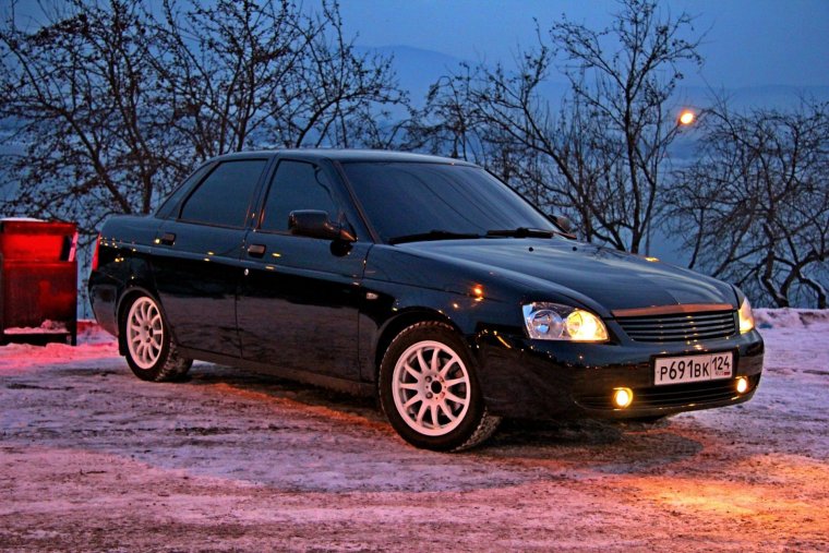 Лада Приора черная