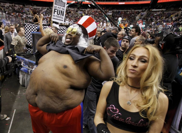 Американец с бургером