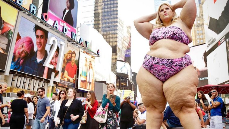 Толстые дети в Макдональдсе