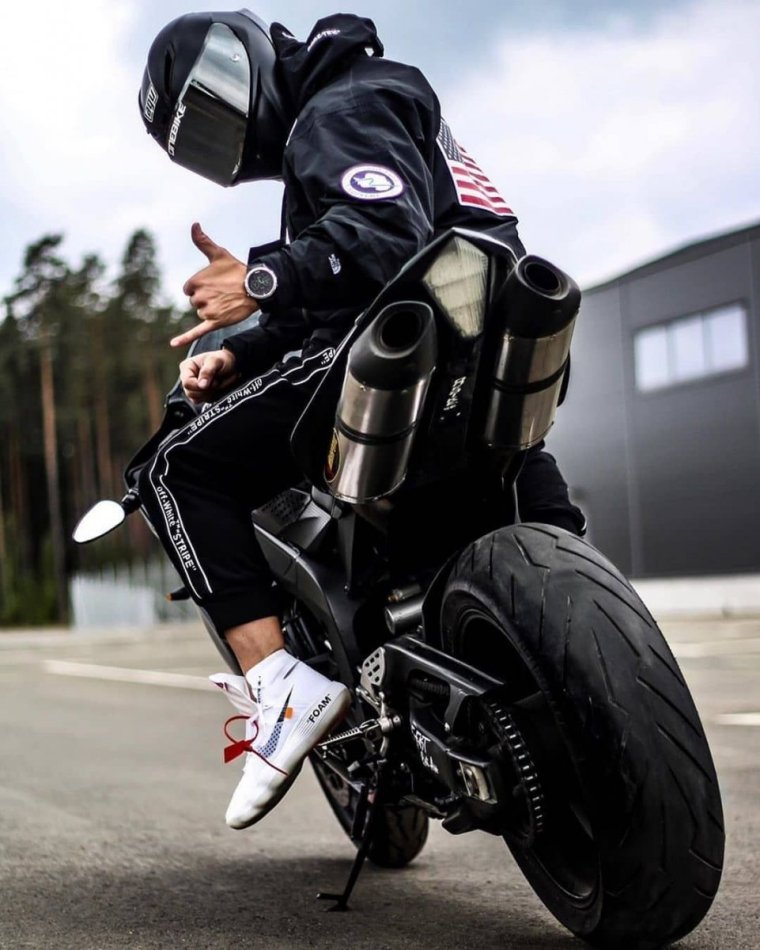 Шлем черный Влад 1000rr