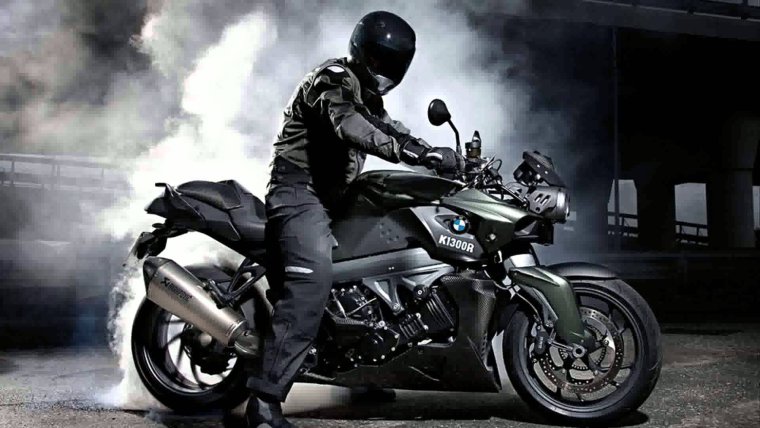 Мотоциклист и BMW k1300r