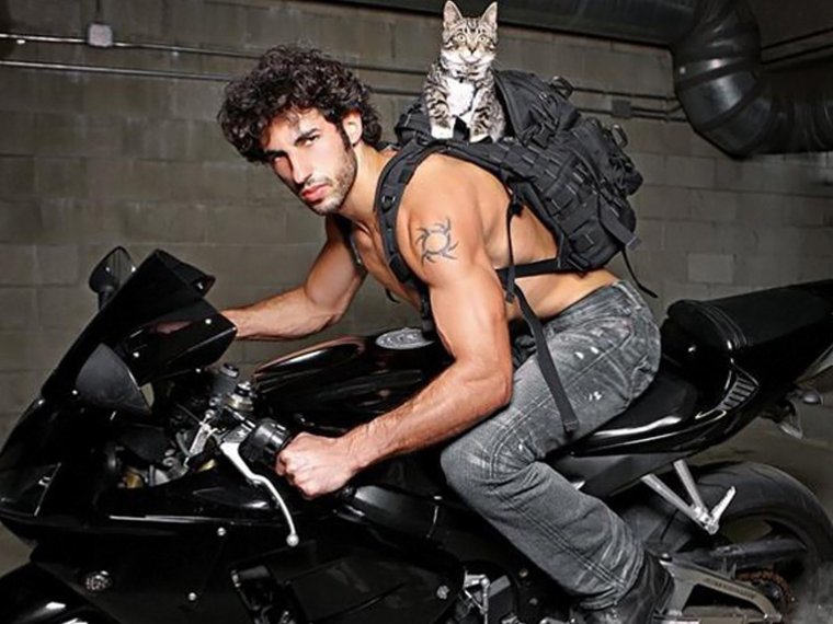 Парень на мотоцикле