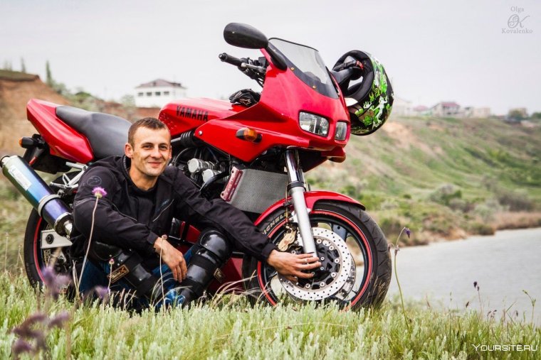 Мужчина на мотоцикле