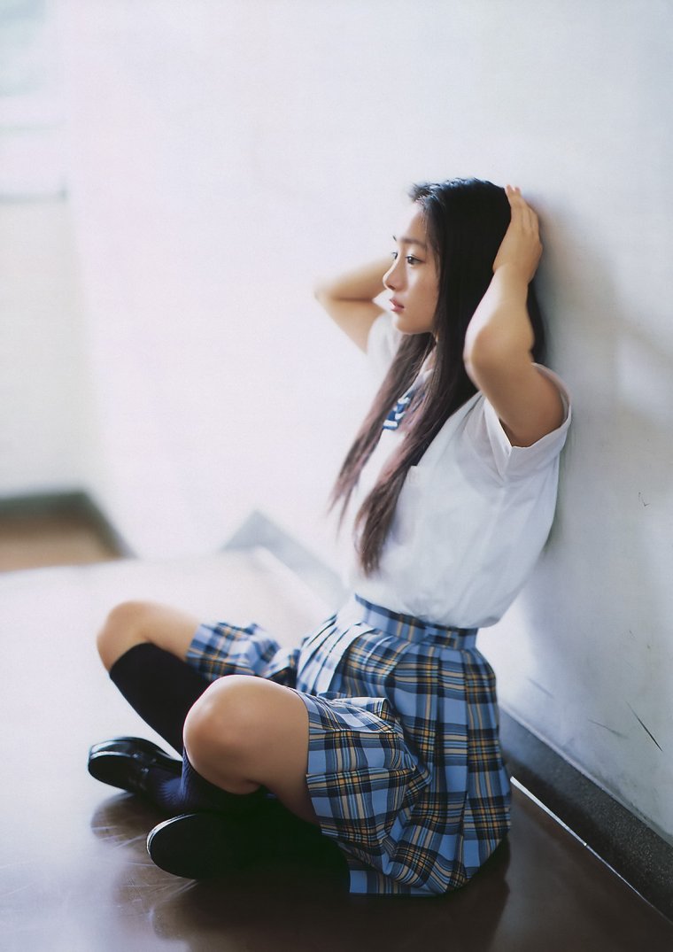 Поза японских школьниц для фотосессии