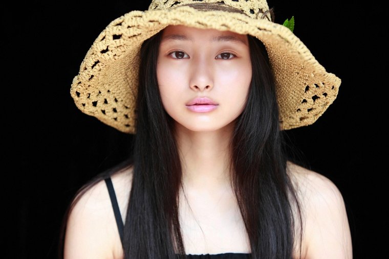 Сиори Куцуна в купальнике