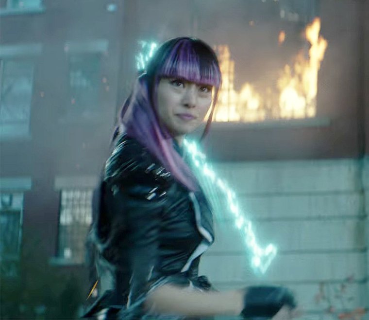 Сиори Куцуна в купальнике