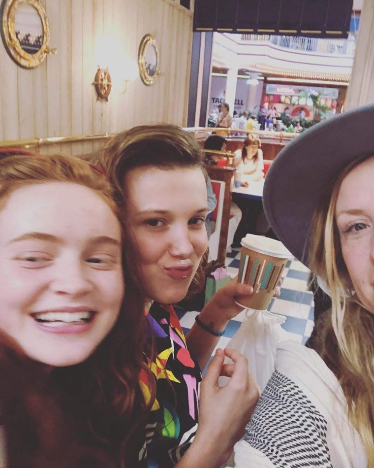 Очень странные дела Майк и оди арт