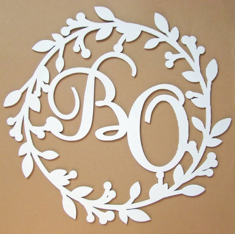 Вырезанные буквы на свадьбу