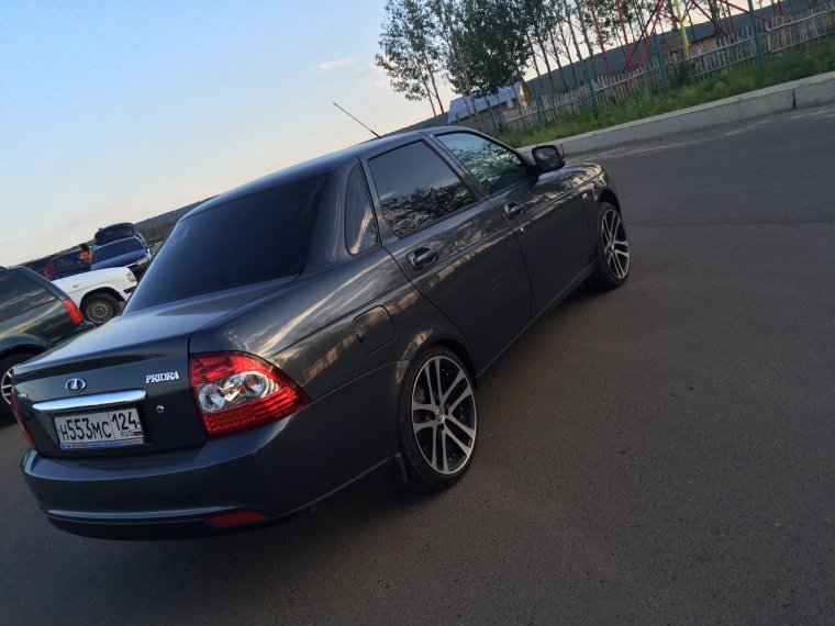 Приора седан r17