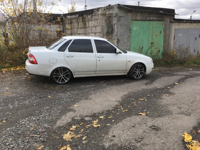 Приора седан белая рельсы р 15