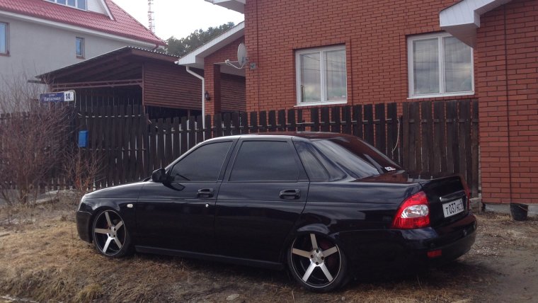 Приора на Vossen r17