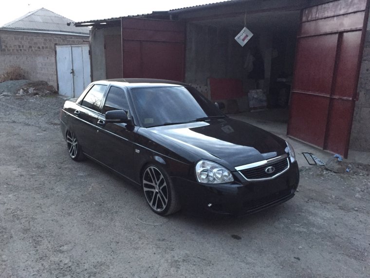 Приора седан черная седан 17 рельсы