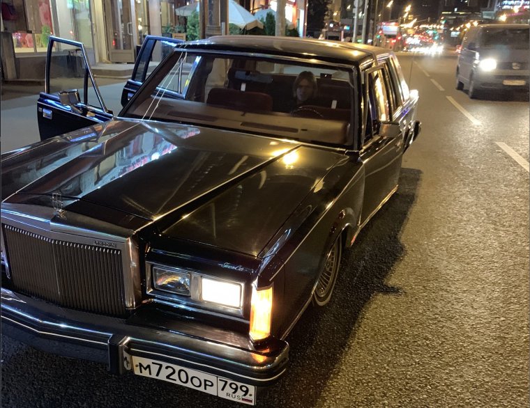 Lincoln Town car 1