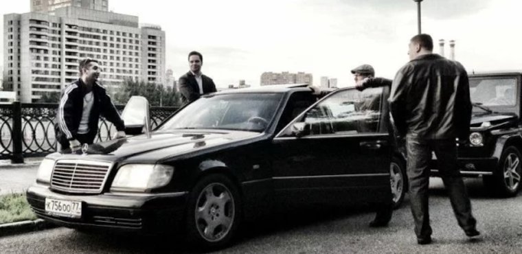 600-Й Мерседес из 90-х бандиты