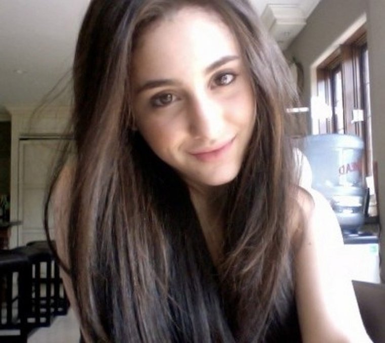 Ariana Гранде без макияжа