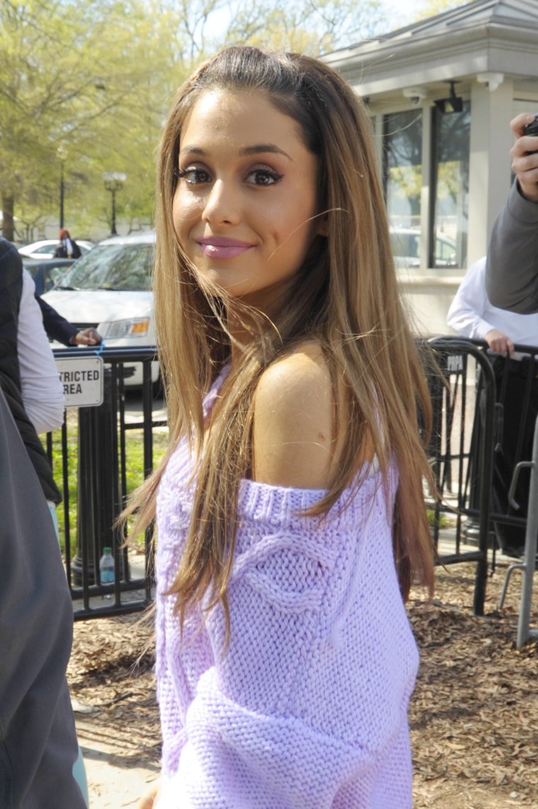 Ариана Гранде без макияжа