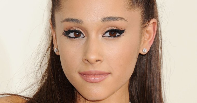 Ариана Гранде до пластики