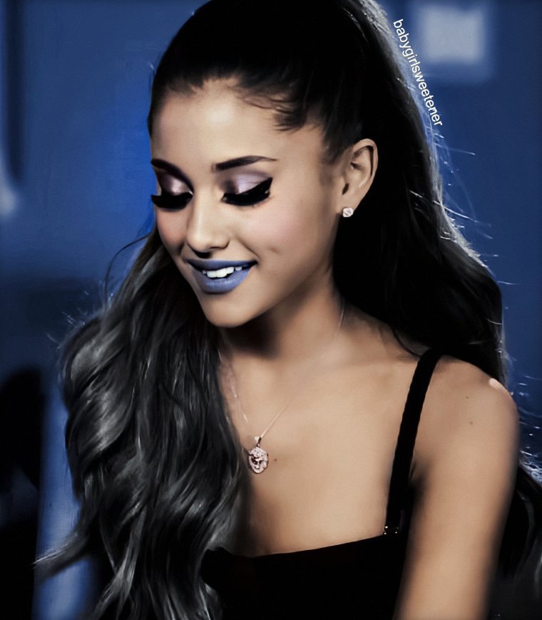 Ариана Гранде без косметики