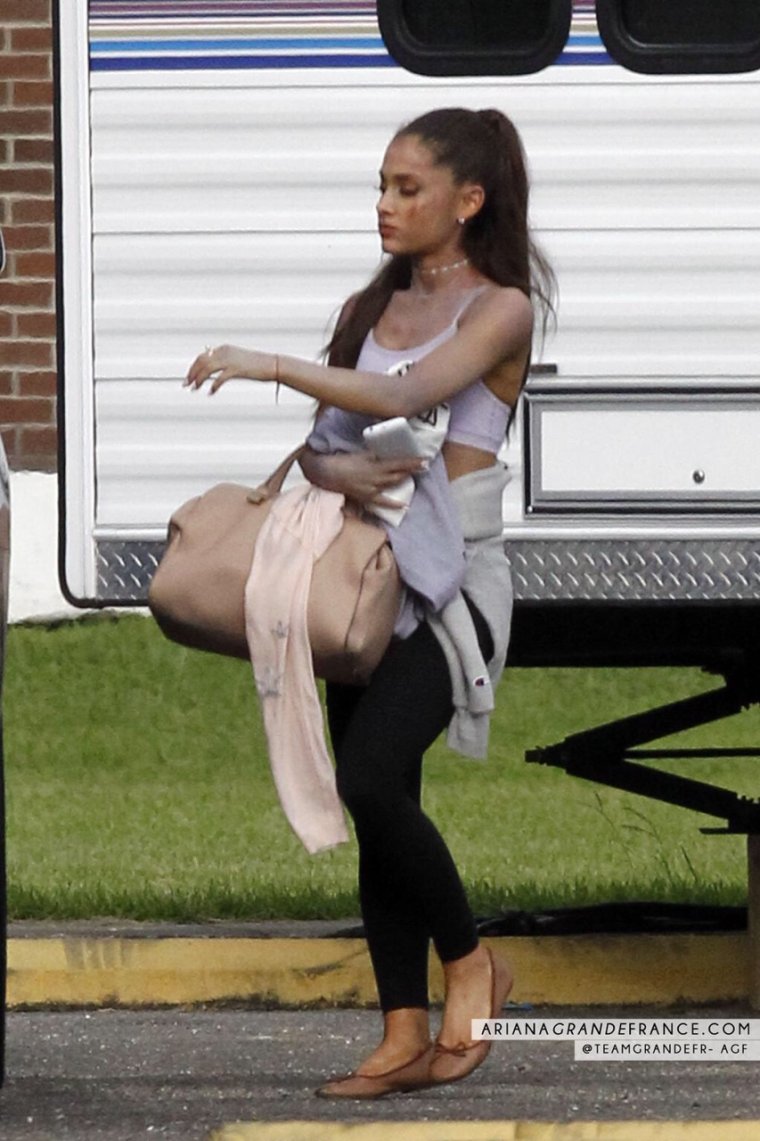 Ариана Гранде без