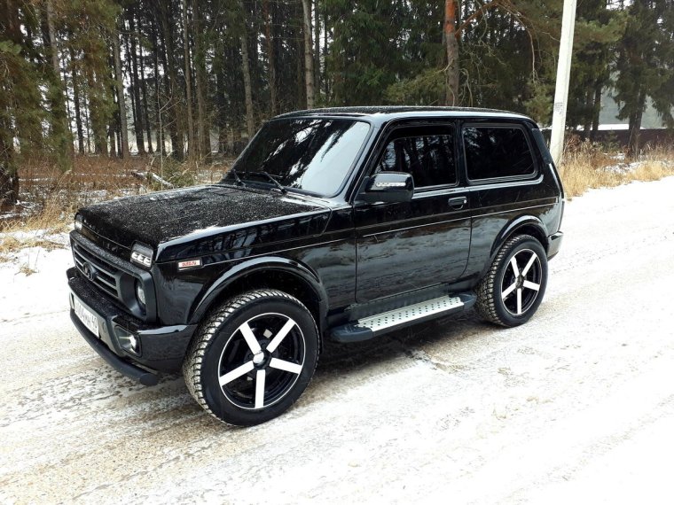 Лада 4x4 Урбан черная