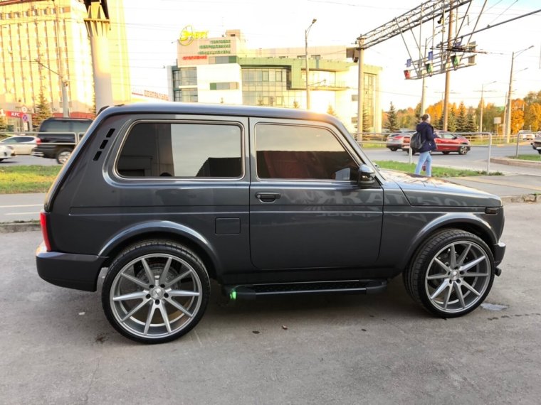 Нива Урбан Борнео 4/4