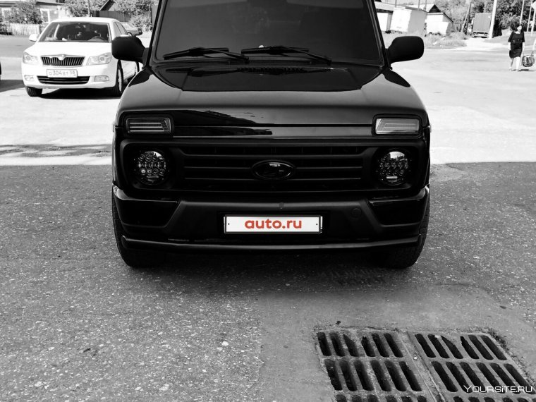 Нива 2121 Урбан черная