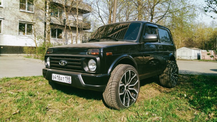 Нива 21214 на стиле