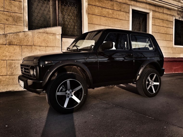 Нива 4х4 черная