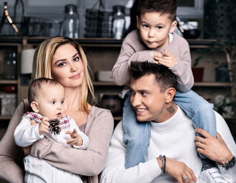 Агата Муцениеце фигура