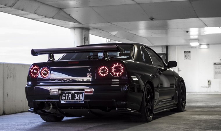 Nissan Skyline GTR r34 Midnight Purple