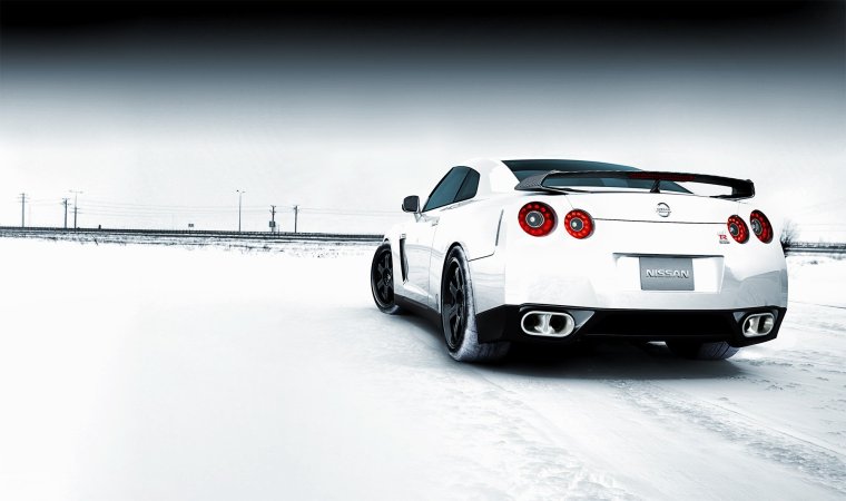 Nissan Skyline GTR r35 сзади