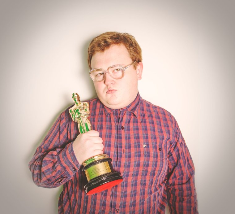 Худой парень