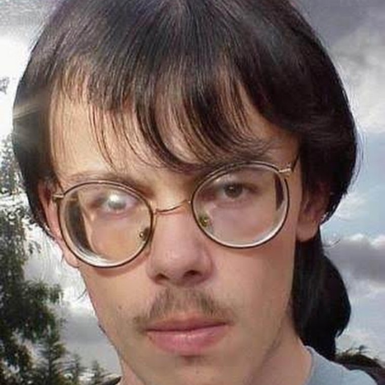 Мальчик в очках прикольный