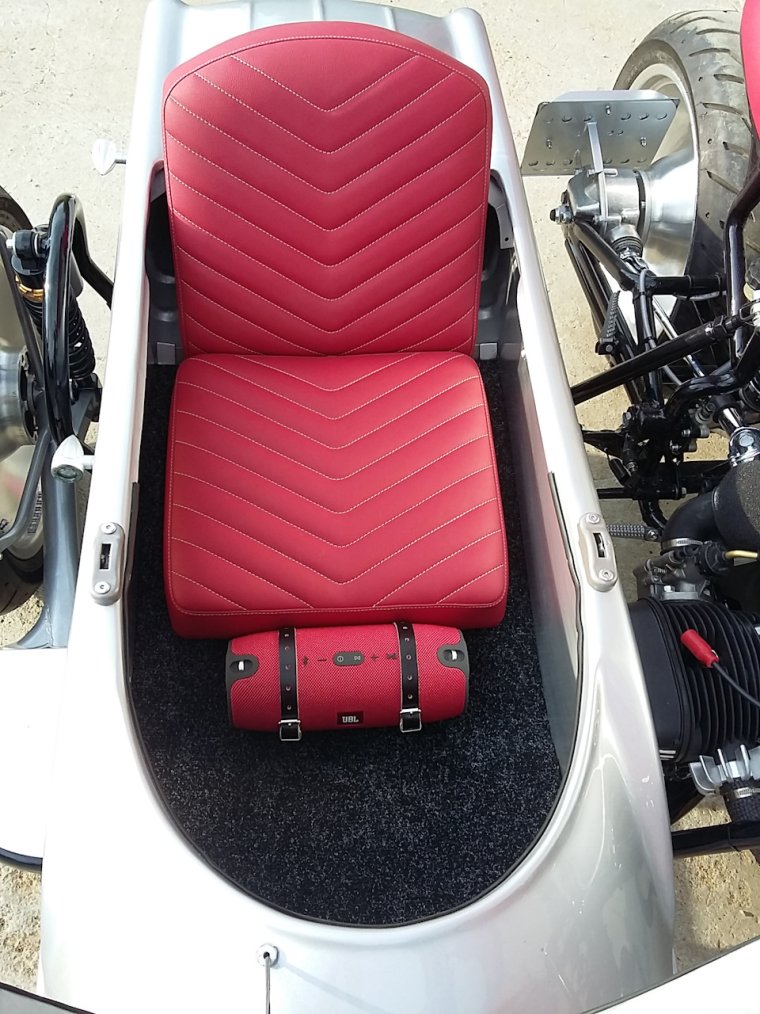 Мотоцикл рейсер с коляской