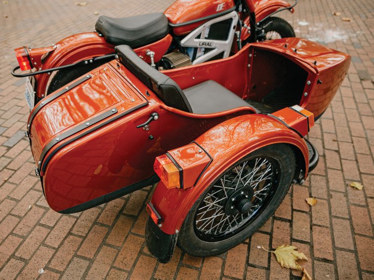 Урал мотоцикл с 2 колясками
