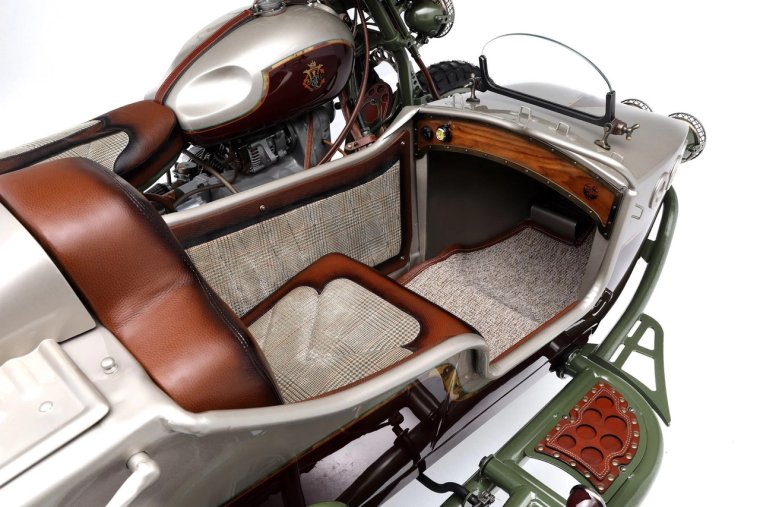 Мотоцикл Урал от le mani Moto