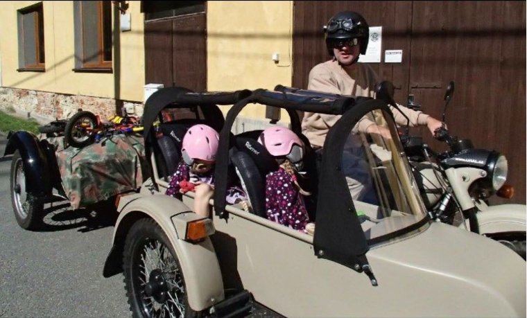 Детский мотоцикл с коляской