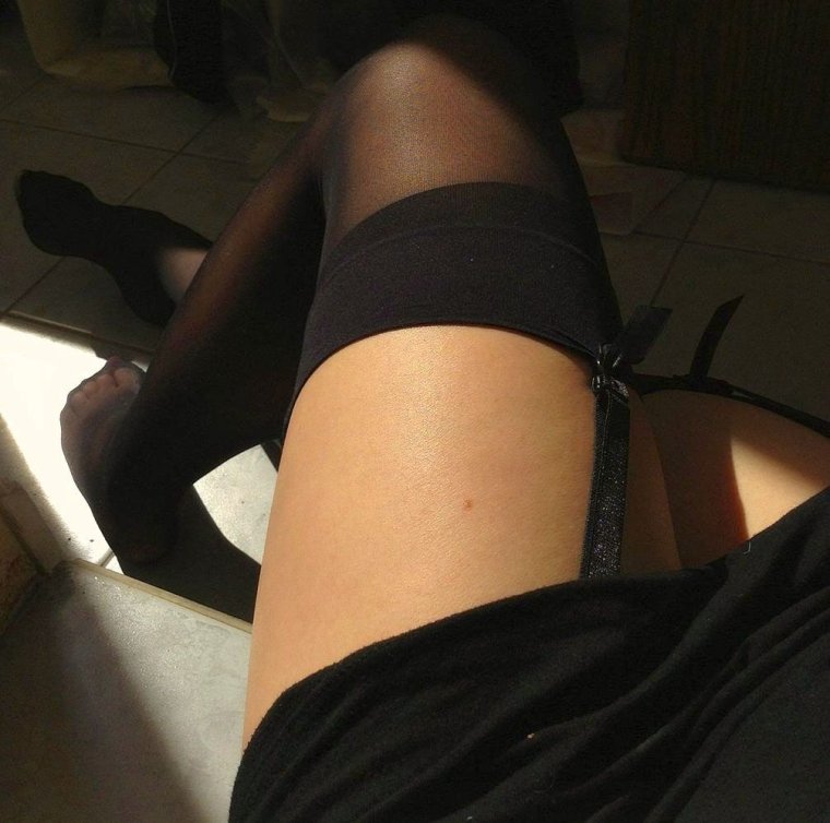 Селфи девушек в чулках