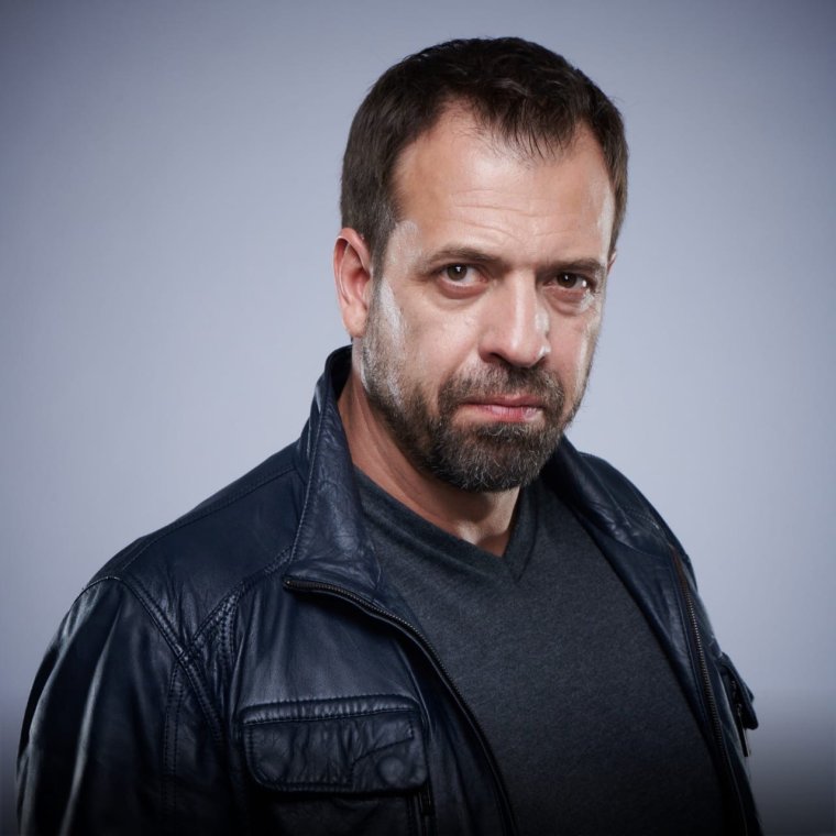 На Влада Чижова напали