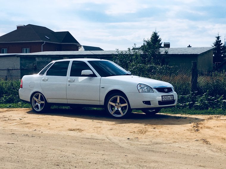 Лада Приора седан Воссены r17