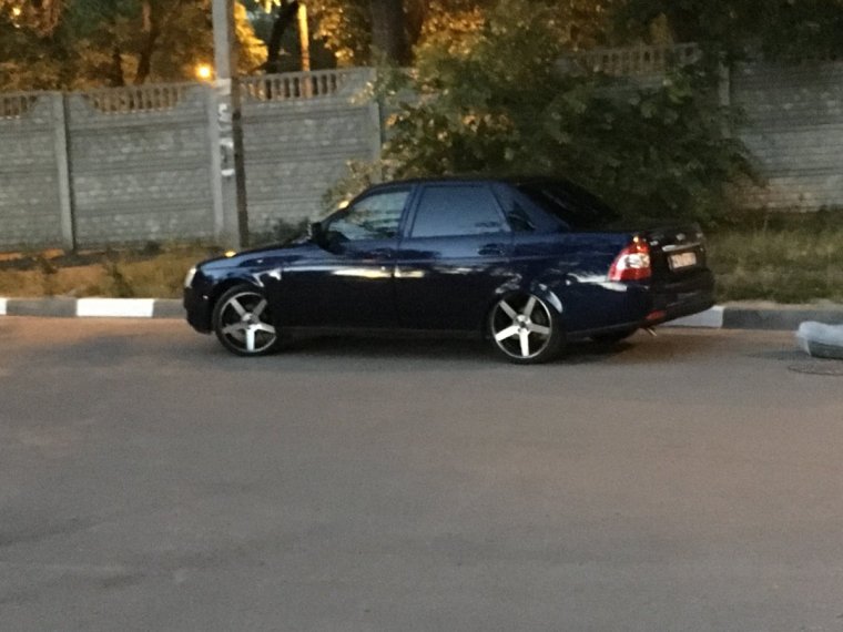 931 Приора черная