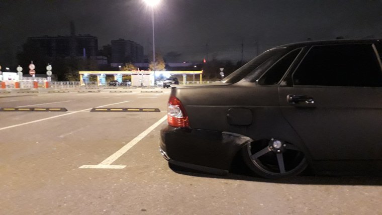 Белая Приора седан на 15 ВОССЕНАХ