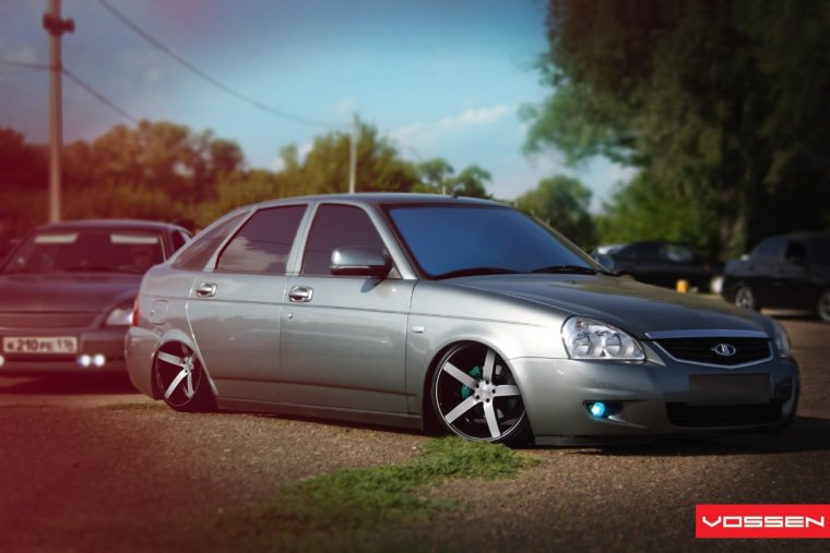 Приора седан черная r16