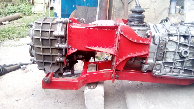 Моноблок на ВАЗ 2121 Нива (КПП+РК)